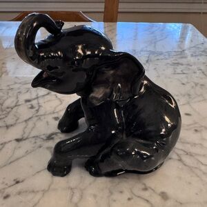 Rosenthal classic rose collection elephant figurine. Like new. 5x5